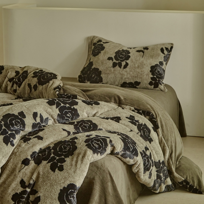 91家纺网 家纺一手货源 找家纺 缘生活 2025新款仿兔毛绒印花四件套 仿兔毛绒 玫瑰-墨绿