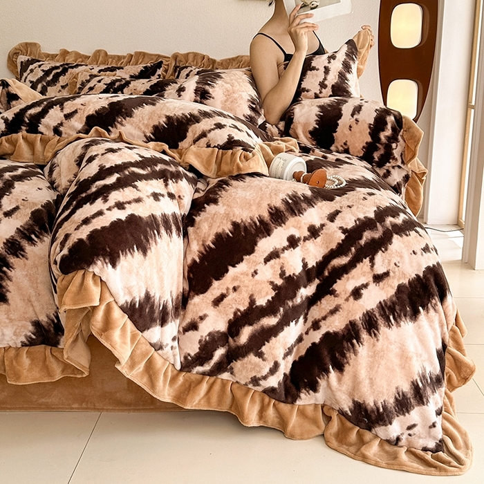 91家纺网 家纺一手货源 找家纺 （总）佳一 2025新款高克重8-9斤印花牛奶绒四件套