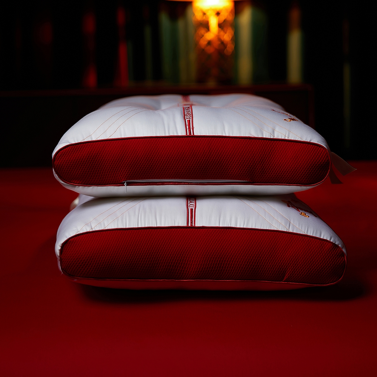 91家纺网 家纺一手货源 找家纺 （总）鼎晟纺 2025新款亲肤柔软婚庆枕头喜上加囍护颈枕成人枕芯