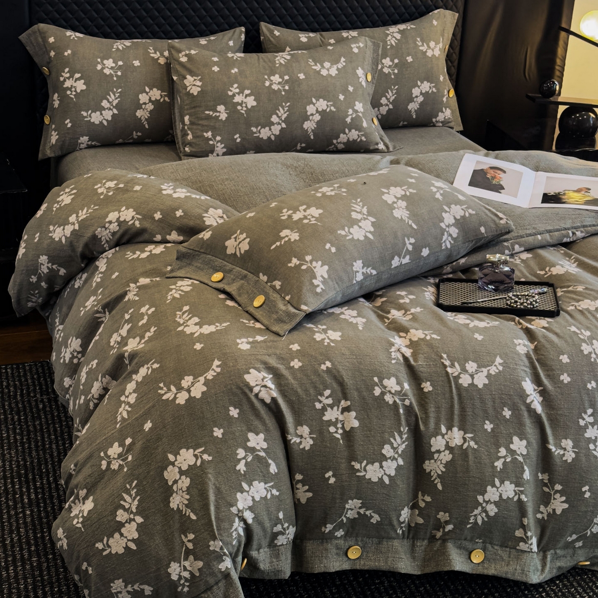 91家纺网 家纺一手货源 找家纺 晚爱家纺（原晚安家居） 2025新款A类原麻四件套纽扣款加厚双层纱仿亚麻套件四件套曼妙花园绿