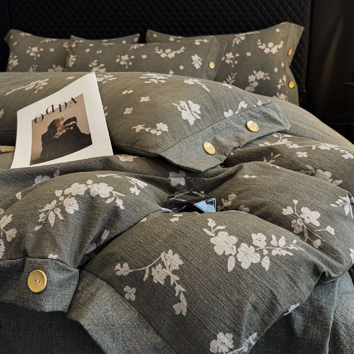 91家纺网 家纺一手货源 找家纺 晚爱家纺（原晚安家居） 2025新款A类原麻四件套纽扣款加厚双层纱仿亚麻套件四件套曼妙花园绿