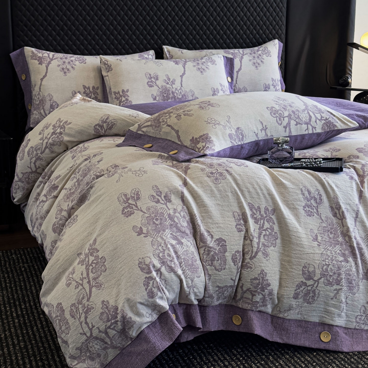 91家纺网 家纺一手货源 找家纺 晚爱家纺（原晚安家居） 2025新款A类原麻四件套纽扣款加厚双层纱仿亚麻套件四件套紫嫣