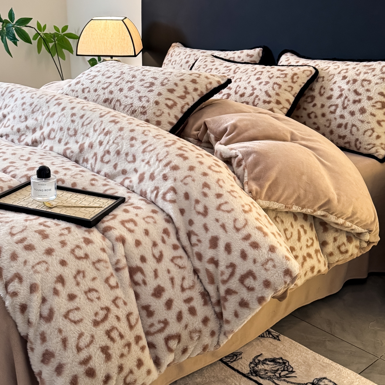 91家纺网 家纺一手货源 找家纺 （总）KA家纺 2025新款秋冬兔毛边工艺款兔毛牛奶绒四件套