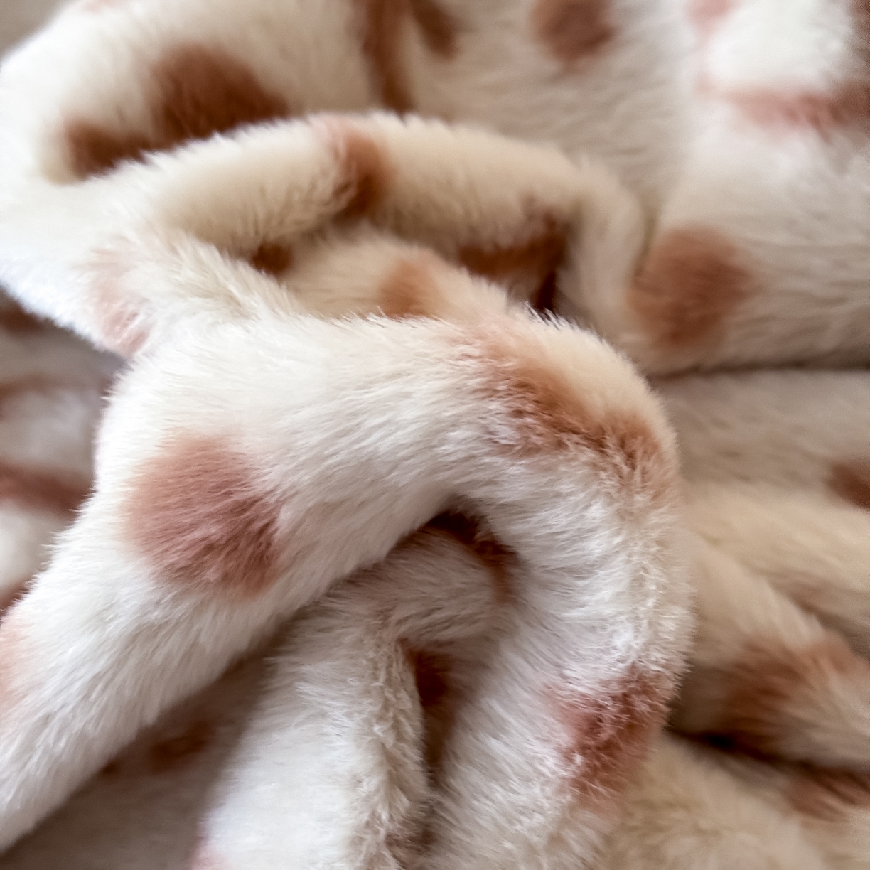 91家纺网 家纺一手货源 找家纺 （总）KA家纺 2025新款秋冬兔毛边工艺款兔毛牛奶绒四件套