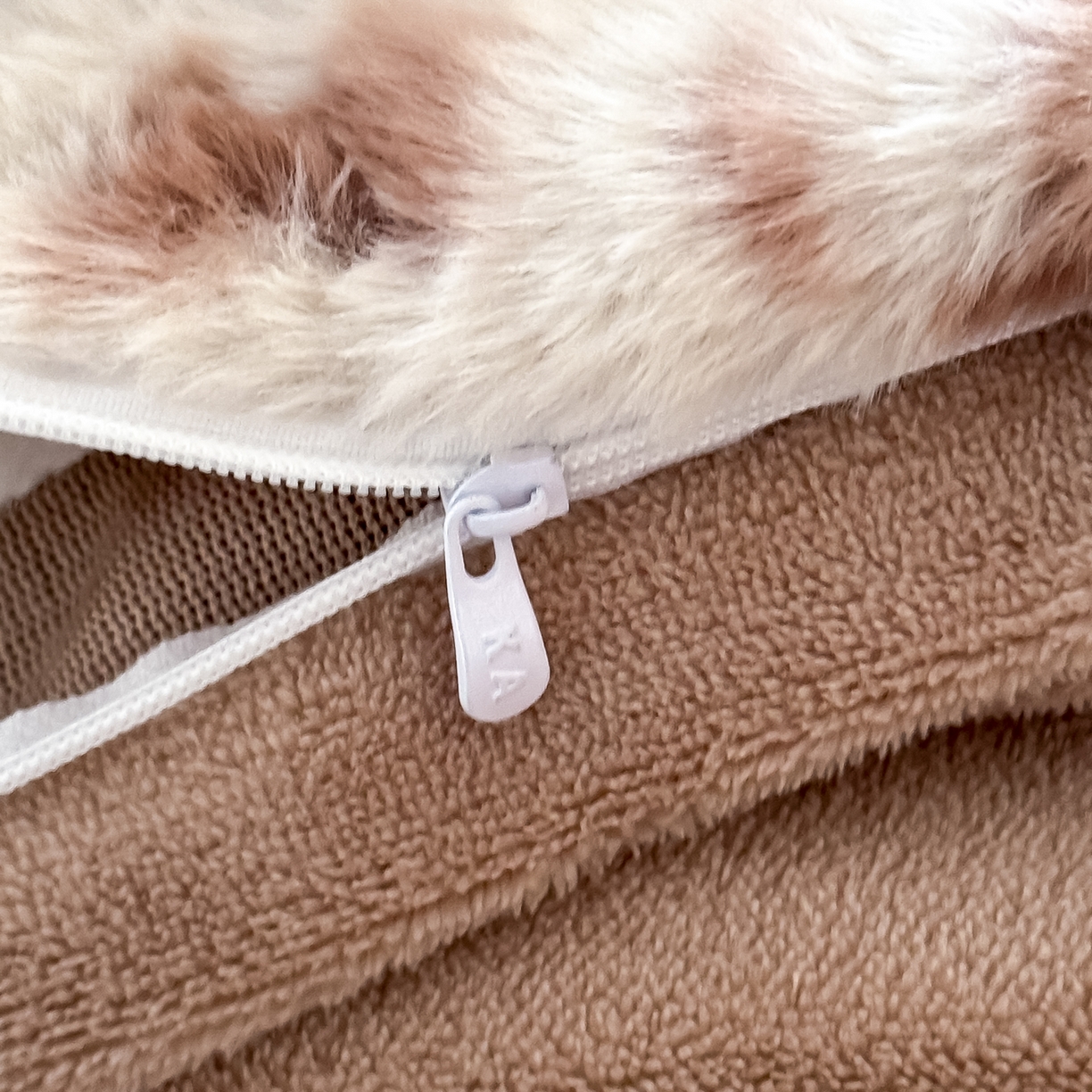 91家纺网 家纺一手货源 找家纺 （总）KA家纺 2025新款秋冬兔毛边工艺款兔毛牛奶绒四件套