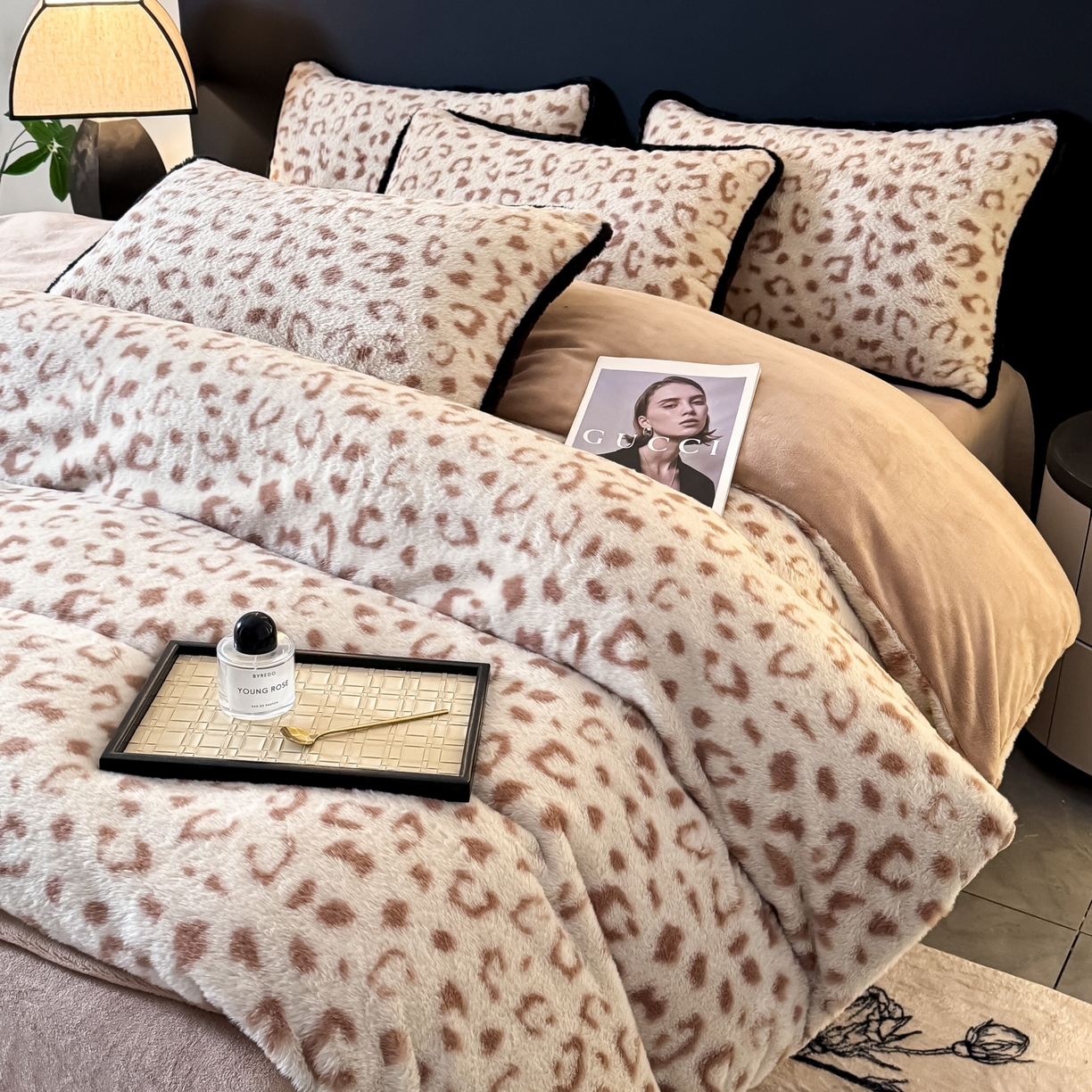 91家纺网 家纺一手货源 找家纺 （总）KA家纺 2025新款秋冬兔毛边工艺款兔毛牛奶绒四件套