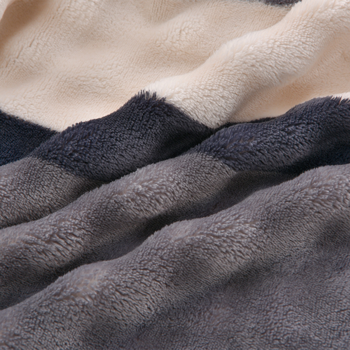 91家纺网 家纺一手货源 找家纺 苏迪网销供货 2025新款牛奶绒加厚高克重A类兔毛牛奶泡泡绒四件套 简条纹