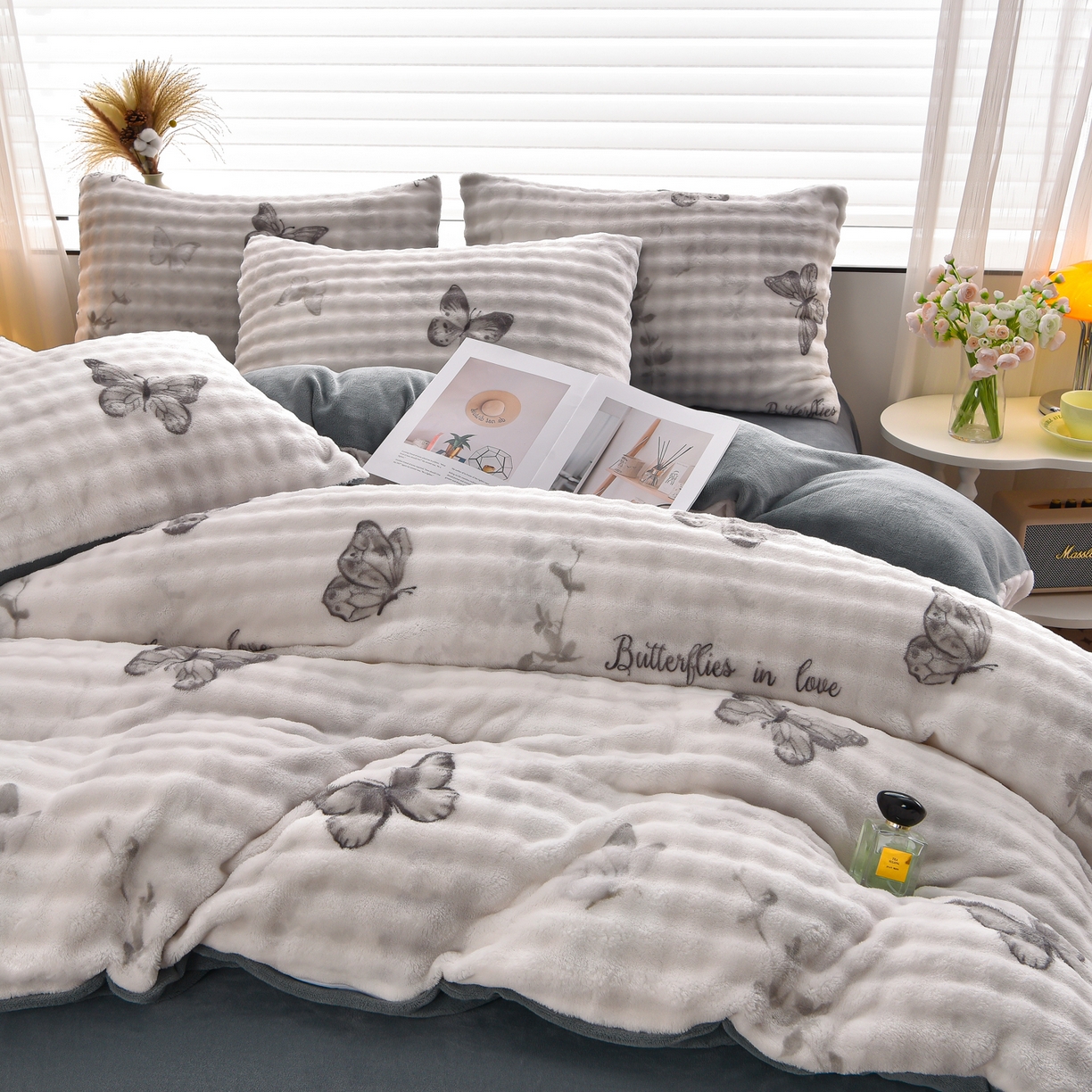 91家纺网 家纺一手货源 找家纺 苏迪网销供货 2025新款牛奶绒加厚高克重A类兔毛牛奶泡泡绒四件套 简影蝴蝶