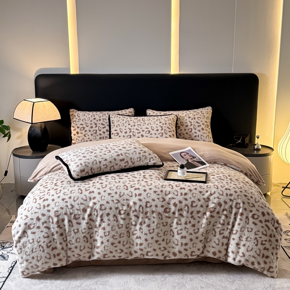 91家纺网 家纺一手货源 找家纺 KA家纺 2025新款秋冬兔毛边工艺款兔毛牛奶绒四件套 豹闪闪