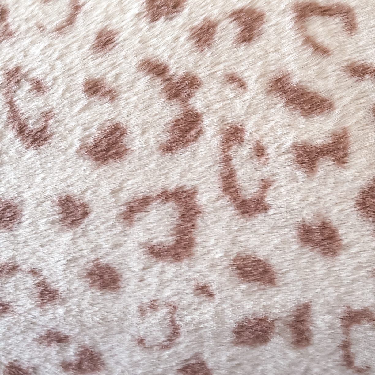 91家纺网 家纺一手货源 找家纺 KA家纺 2025新款秋冬兔毛边工艺款兔毛牛奶绒四件套 豹闪闪