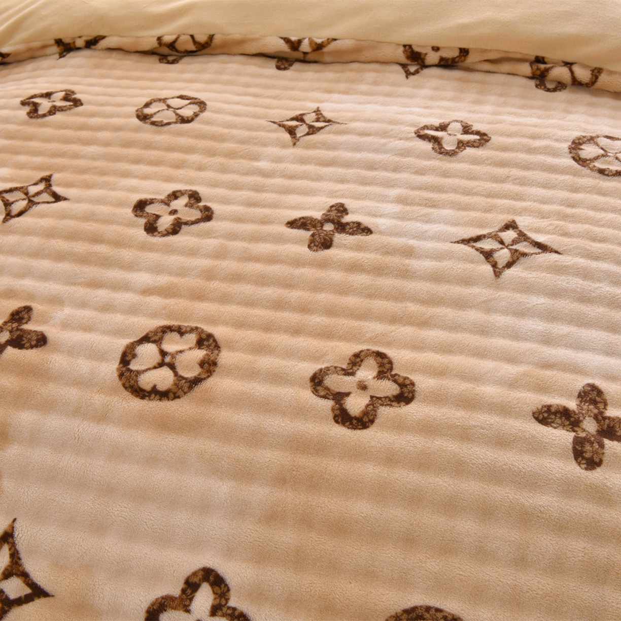 91家纺网 家纺一手货源 找家纺 苏迪网销供货 2025新款牛奶绒加厚高克重A类兔毛牛奶泡泡绒四件套 墨本(咖)