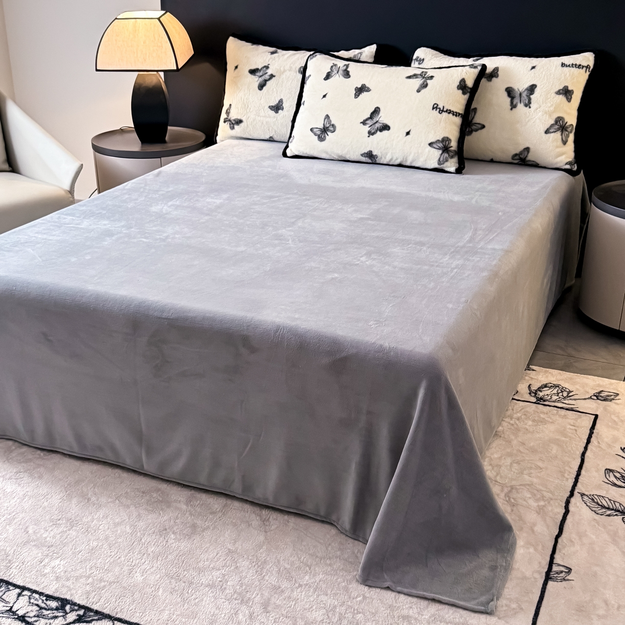 91家纺网 家纺一手货源 找家纺 KA家纺 2025新款秋冬兔毛边工艺款兔毛牛奶绒四件套 蝶飞飞