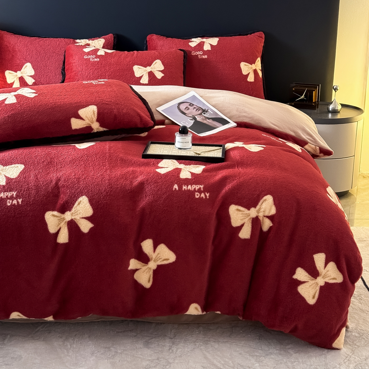 91家纺网 家纺一手货源 找家纺 KA家纺 2025新款秋冬兔毛边工艺款兔毛牛奶绒四件套 红彤彤