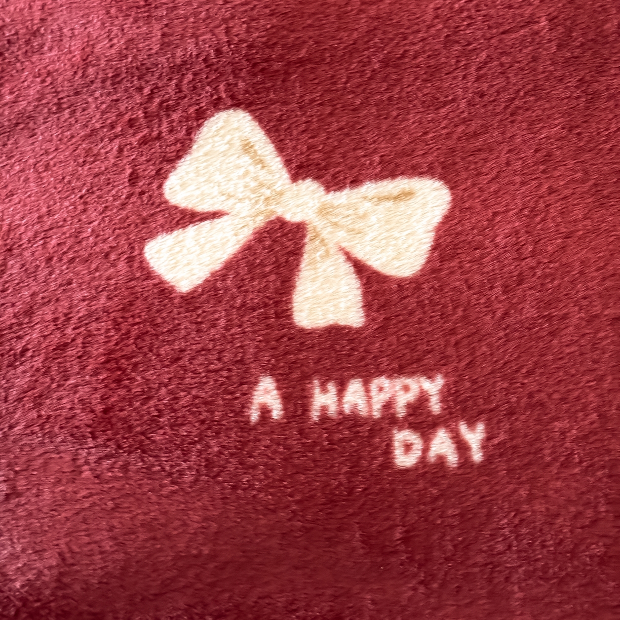 91家纺网 家纺一手货源 找家纺 KA家纺 2025新款秋冬兔毛边工艺款兔毛牛奶绒四件套 红彤彤