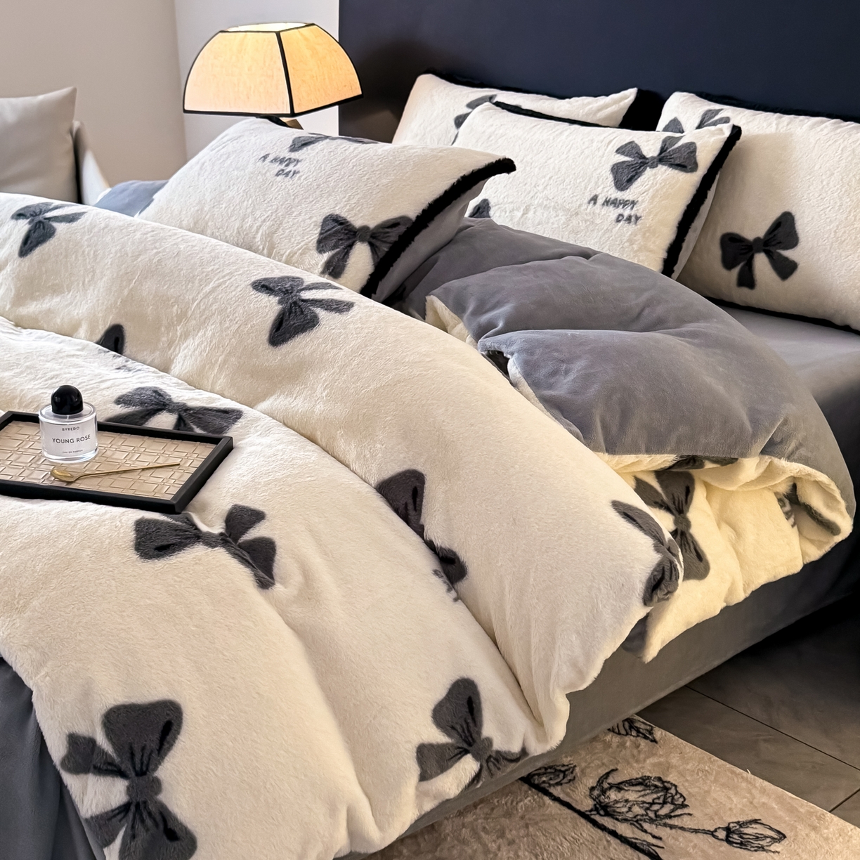 91家纺网 家纺一手货源 找家纺 KA家纺 2025新款秋冬兔毛边工艺款兔毛牛奶绒四件套 洛可可