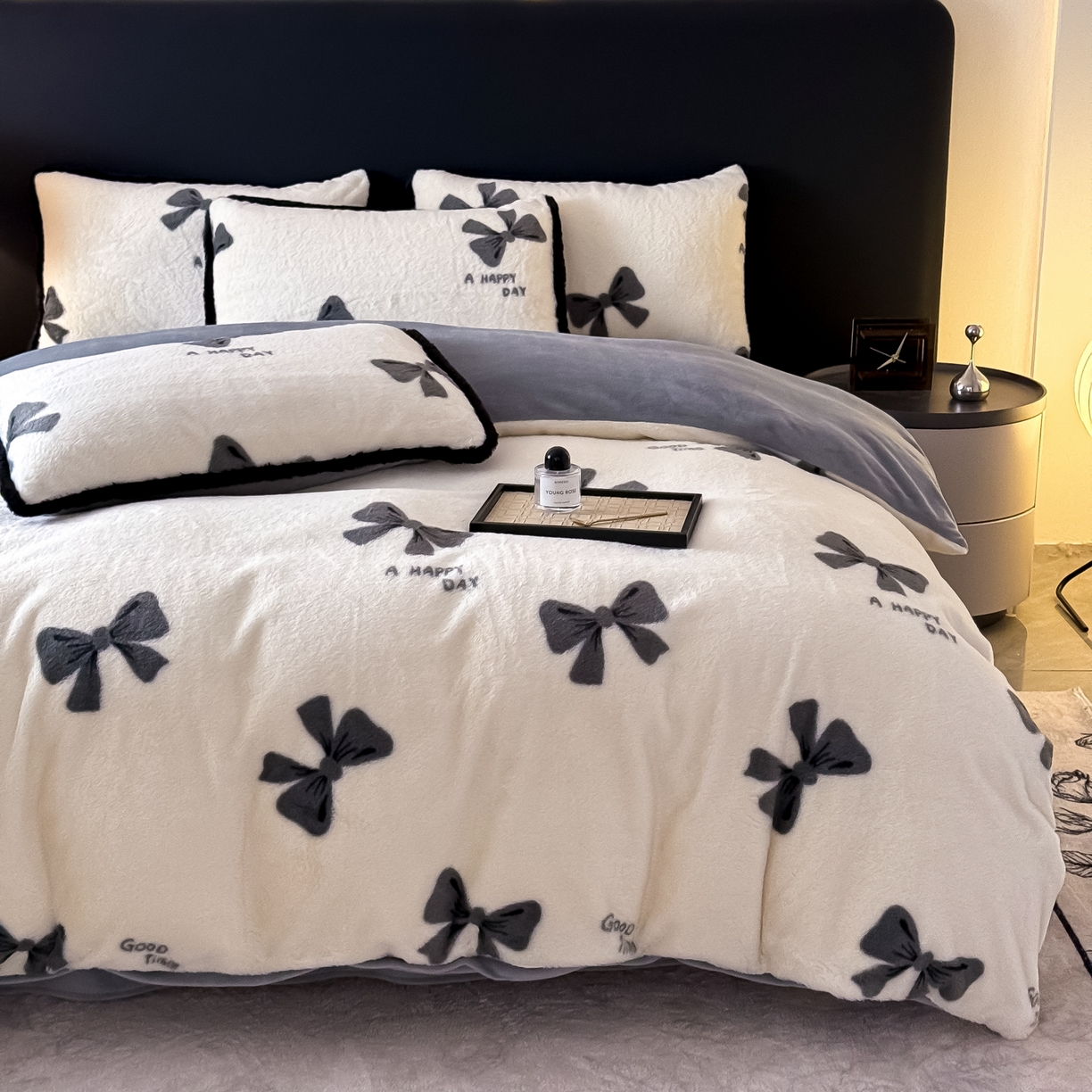 91家纺网 家纺一手货源 找家纺 KA家纺 2025新款秋冬兔毛边工艺款兔毛牛奶绒四件套 洛可可