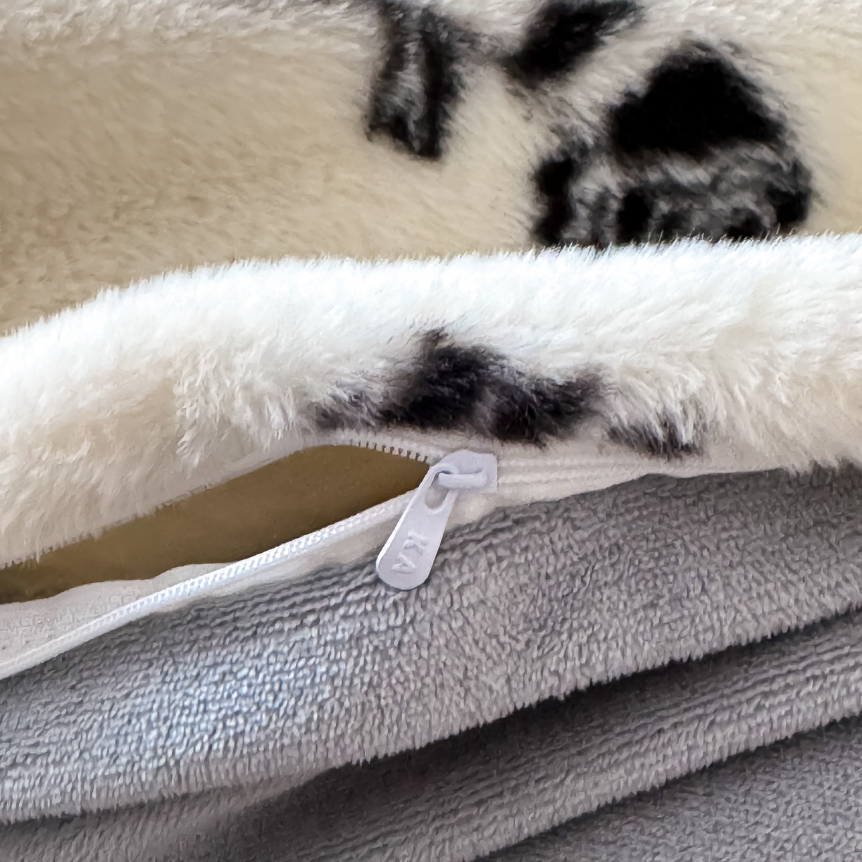 91家纺网 家纺一手货源 找家纺 KA家纺 2025新款秋冬兔毛边工艺款兔毛牛奶绒四件套 情浓浓