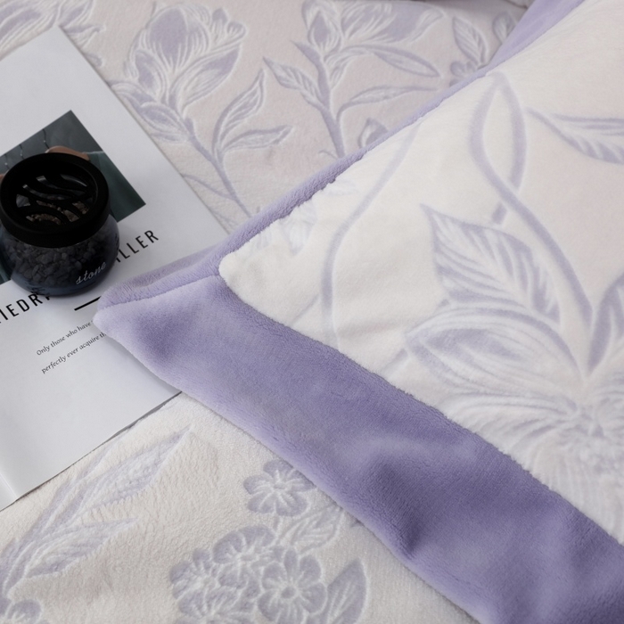 91家纺网 家纺一手货源 找家纺 千姿坊 2025新款冬季雕花牛奶绒加厚保暖四件套复古风轻奢烂花床单被套床上用品 秋雨花恋-紫