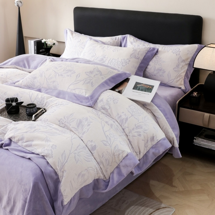 千姿坊 2025新款冬季雕花牛奶绒加厚保暖四件套复古风轻奢烂花床单被套床上用品 秋雨花恋-紫