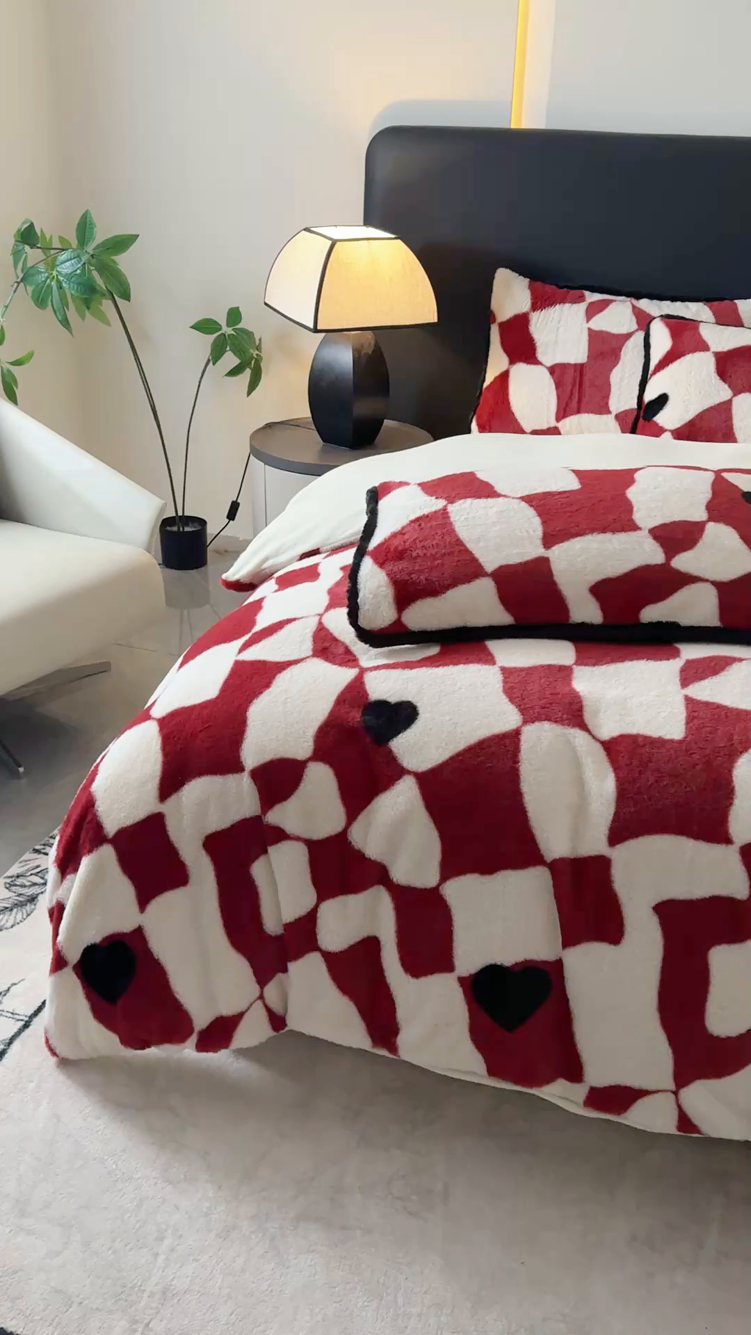 91家纺网 家纺一手货源 找家纺 KA家纺 2025新款秋冬兔毛边工艺款兔毛牛奶绒四件套 心乱乱