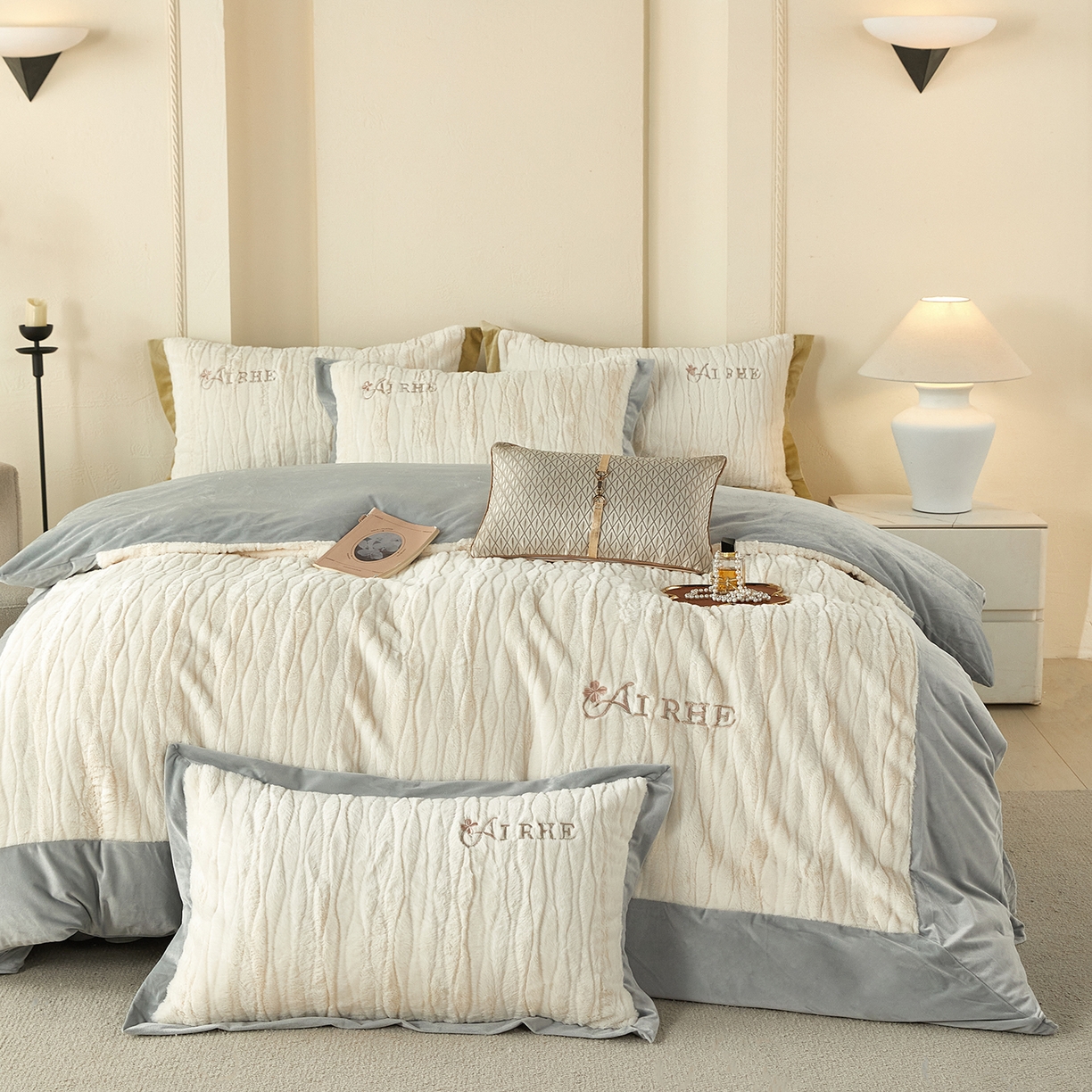 91家纺网 家纺一手货源 找家纺 优希家纺 2025新款洛丽獭保暖四件套 灰色