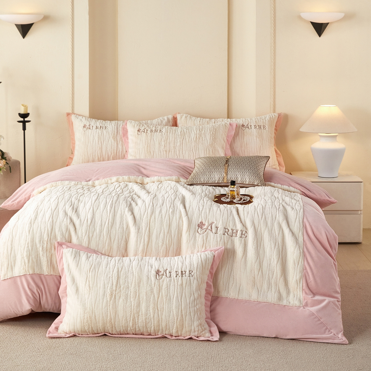 91家纺网 家纺一手货源 找家纺 （总）优希家纺 2025新款洛丽獭保暖四件套