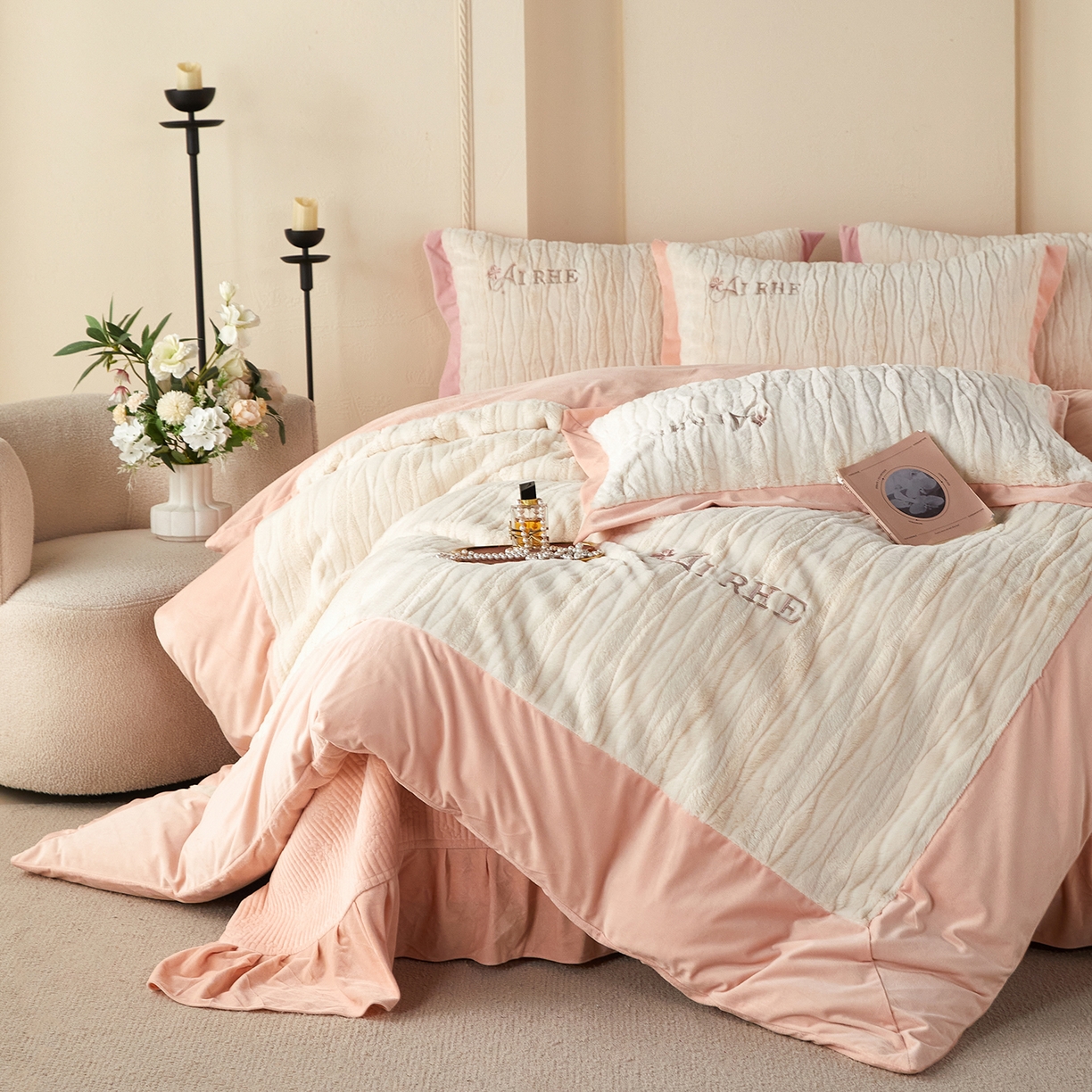 91家纺网 家纺一手货源 找家纺 优希家纺 2025新款洛丽獭保暖四件套 淡粉色