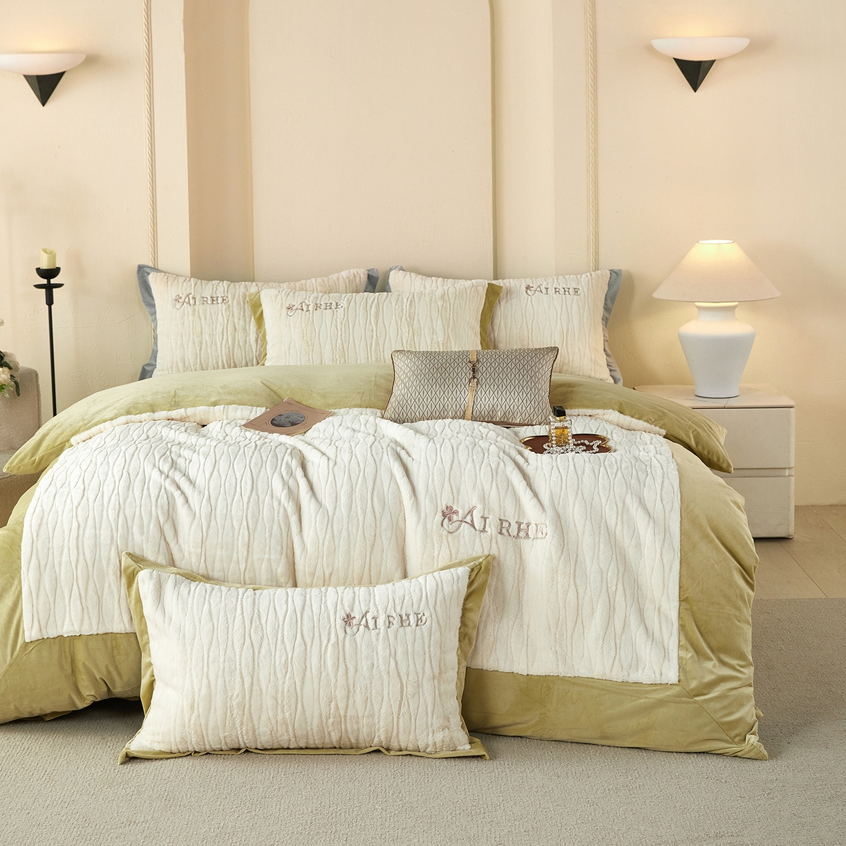 91家纺网 家纺一手货源 找家纺 优希家纺 2025新款洛丽獭保暖四件套 绿色