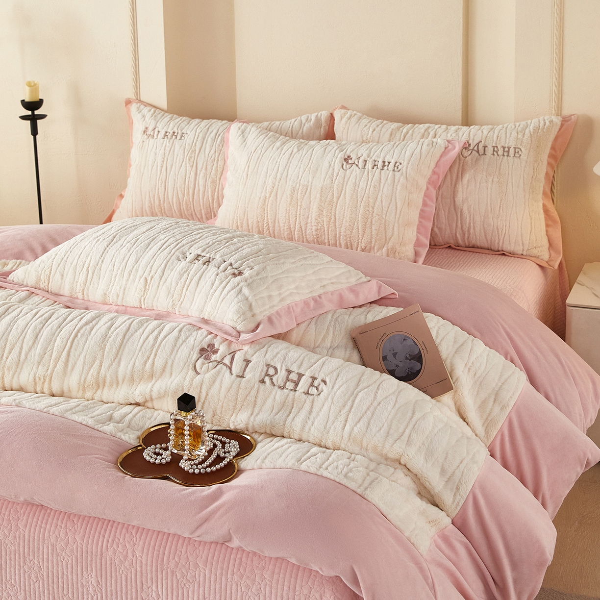 91家纺网 家纺一手货源 找家纺 （总）优希家纺 2025新款洛丽獭保暖四件套