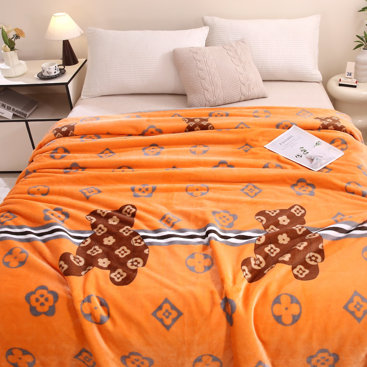 91家纺网 家纺一手货源 找家纺 （总）爱派 2025年新款230g印花牛奶绒卷边毛毯盖坦毯子