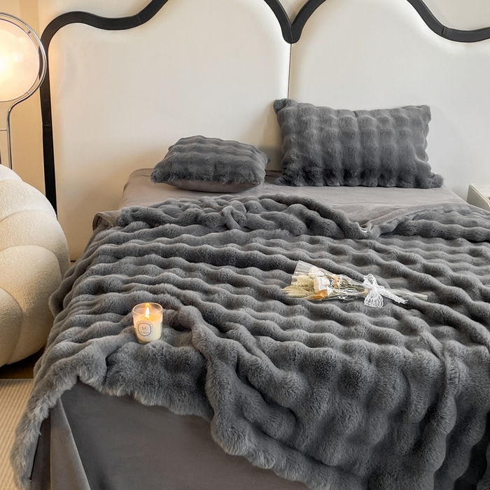 91家纺网 家纺一手货源 找家纺 大元 2025新款A类280g保暖大泡泡兔毛绒四件套 高级灰