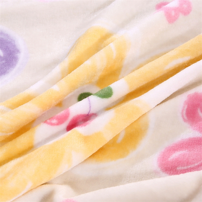 91家纺网 家纺一手货源 找家纺 爱派 2025年新款230g印花牛奶绒卷边毛毯盖坦毯子 淡香入梦