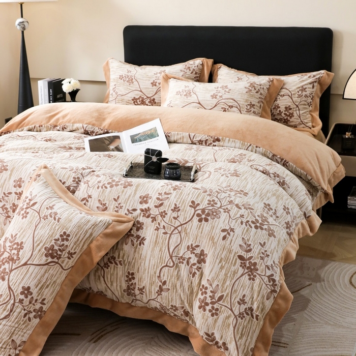 91家纺网 家纺一手货源 找家纺 千姿坊 2025新款冬季雕花牛奶绒加厚保暖四件套复古风轻奢烂花床单被套床上用品 叶雨优然-咖色