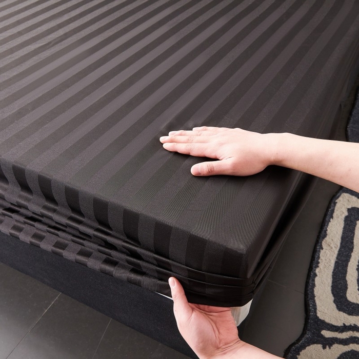 91家纺网 家纺一手货源 找家纺 梵克保罗 2025新款DT系列缎条工艺色丁床笠 DT-黑