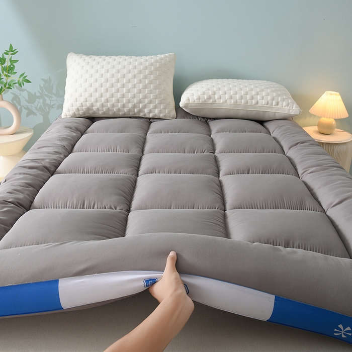 91家纺网 家纺一手货源 找家纺 预言家纺 2025新款宝石床垫床褥系列 宝石灰