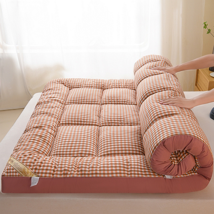 91家纺网 家纺一手货源 找家纺 预言家纺 2025新款格子床垫床褥系列 粉格