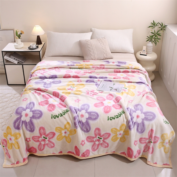 91家纺网 家纺一手货源 找家纺 爱派 2025年新款230g印花牛奶绒包边毛毯盖坦毯子 淡香入梦