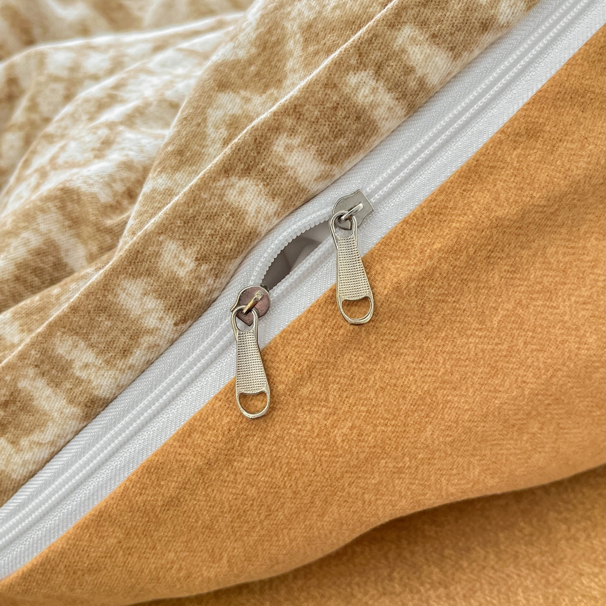 91家纺网 家纺一手货源 找家纺 典曼家纺 2025新款原棉磨毛印花四件套 布兰卡-咖