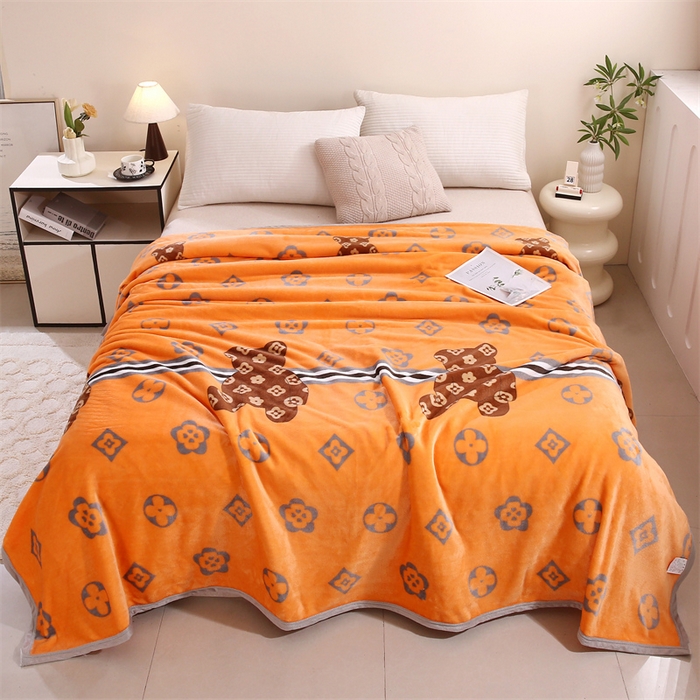 91家纺网 家纺一手货源 找家纺 爱派 2025年新款230g印花牛奶绒包边毛毯盖坦毯子 名门世家