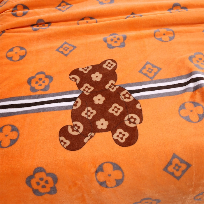 91家纺网 家纺一手货源 找家纺 爱派 2025年新款230g印花牛奶绒包边毛毯盖坦毯子 名门世家