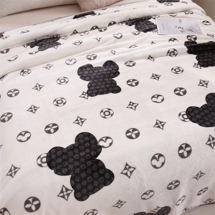 91家纺网 家纺一手货源 找家纺 爱派 2025年新款230g印花牛奶绒包边毛毯盖坦毯子 艺术构想