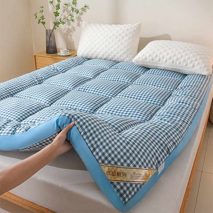 91家纺网 家纺一手货源 找家纺 预言家纺 2025新款格子床垫床褥系列 蓝格