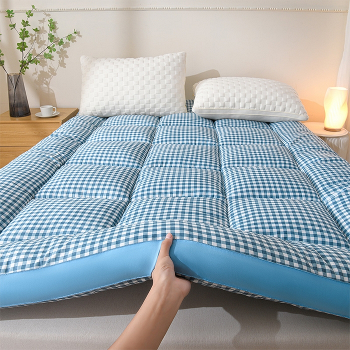 91家纺网 家纺一手货源 找家纺 预言家纺 2025新款格子床垫床褥系列 蓝格