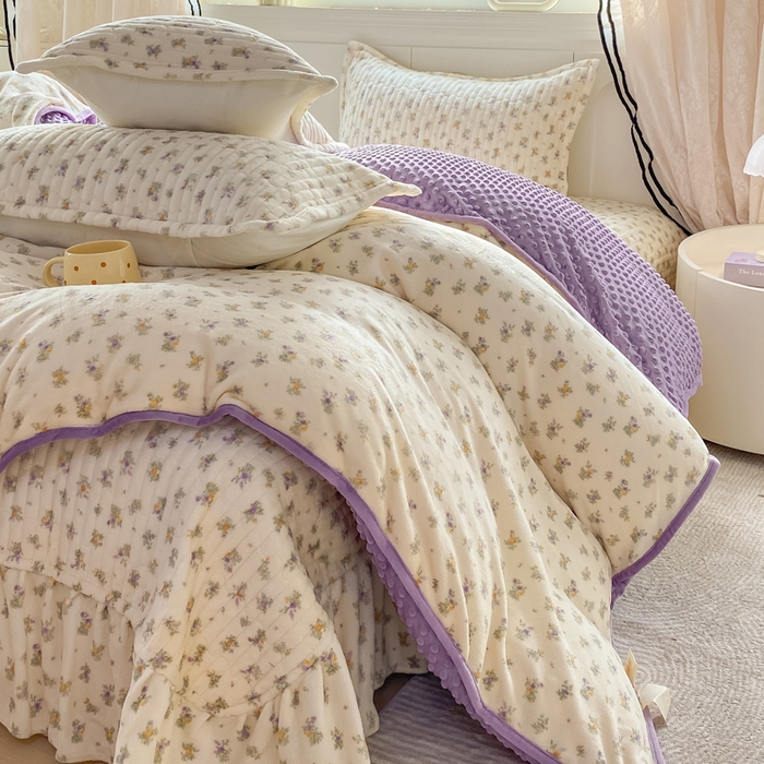 91家纺网 家纺一手货源 找家纺 尚美 2025新款豆豆绒牛奶绒大花边床盖四件套-系列2（床盖花边随机） 花紫