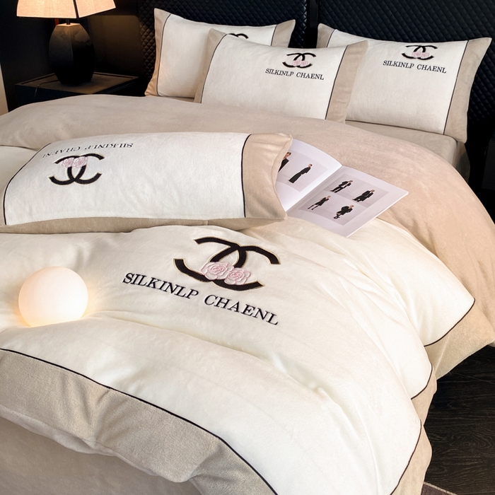 91家纺网 家纺一手货源 找家纺 （总）绒世界 2025秋冬小香风香奈系列牛奶绒四件套