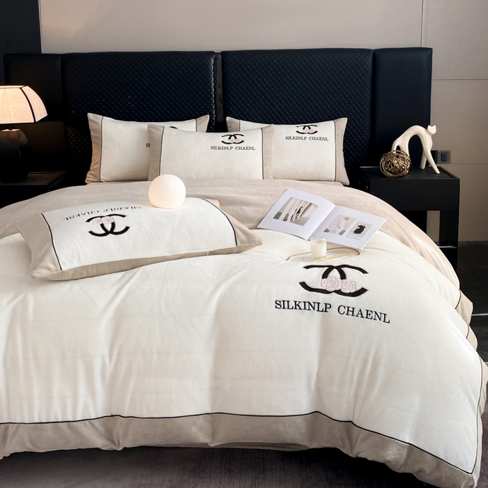 91家纺网 家纺一手货源 找家纺 （总）绒世界 2025秋冬小香风香奈系列牛奶绒四件套