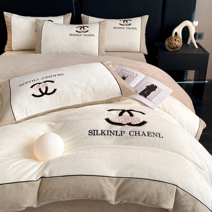 91家纺网 家纺一手货源 找家纺 （总）绒世界 2025秋冬小香风香奈系列牛奶绒四件套