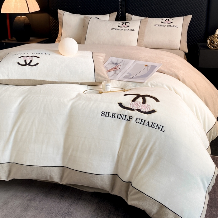 91家纺网 家纺一手货源 找家纺 （总）绒世界 2025秋冬小香风香奈系列牛奶绒四件套