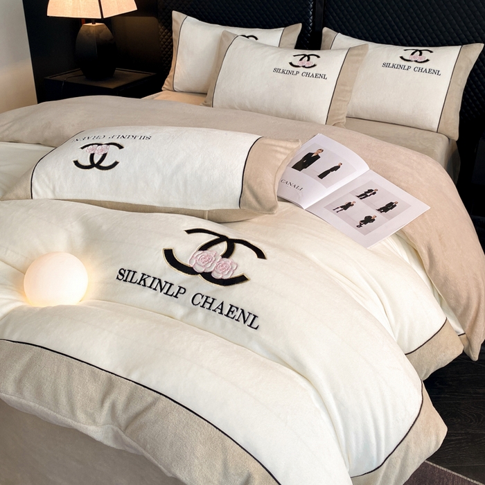 91家纺网 家纺一手货源 找家纺 （总）绒世界 2025秋冬小香风香奈系列牛奶绒四件套