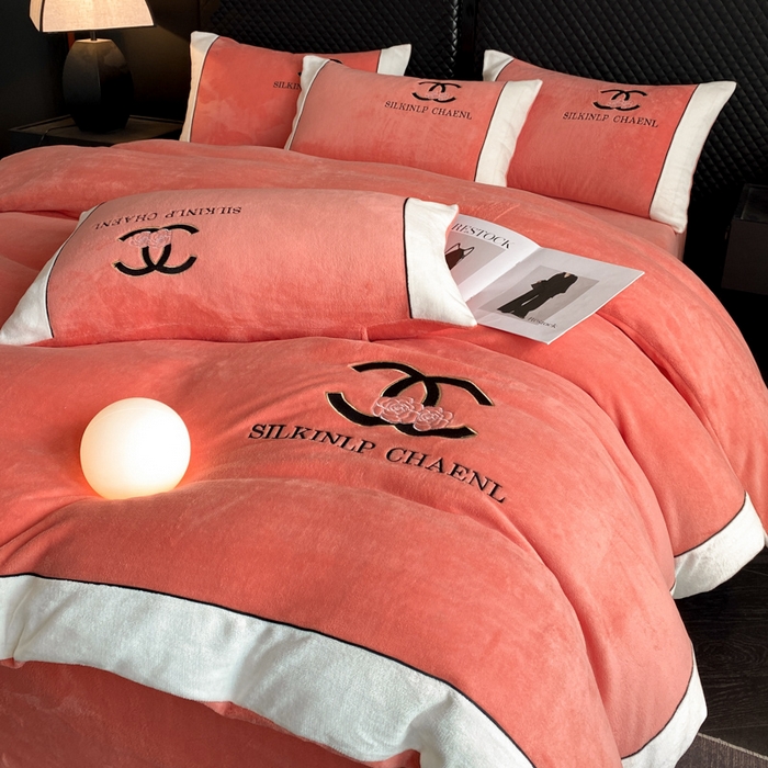 91家纺网 家纺一手货源 找家纺 绒世界 2025秋冬小香风香奈系列牛奶绒四件套 爱马仕橙